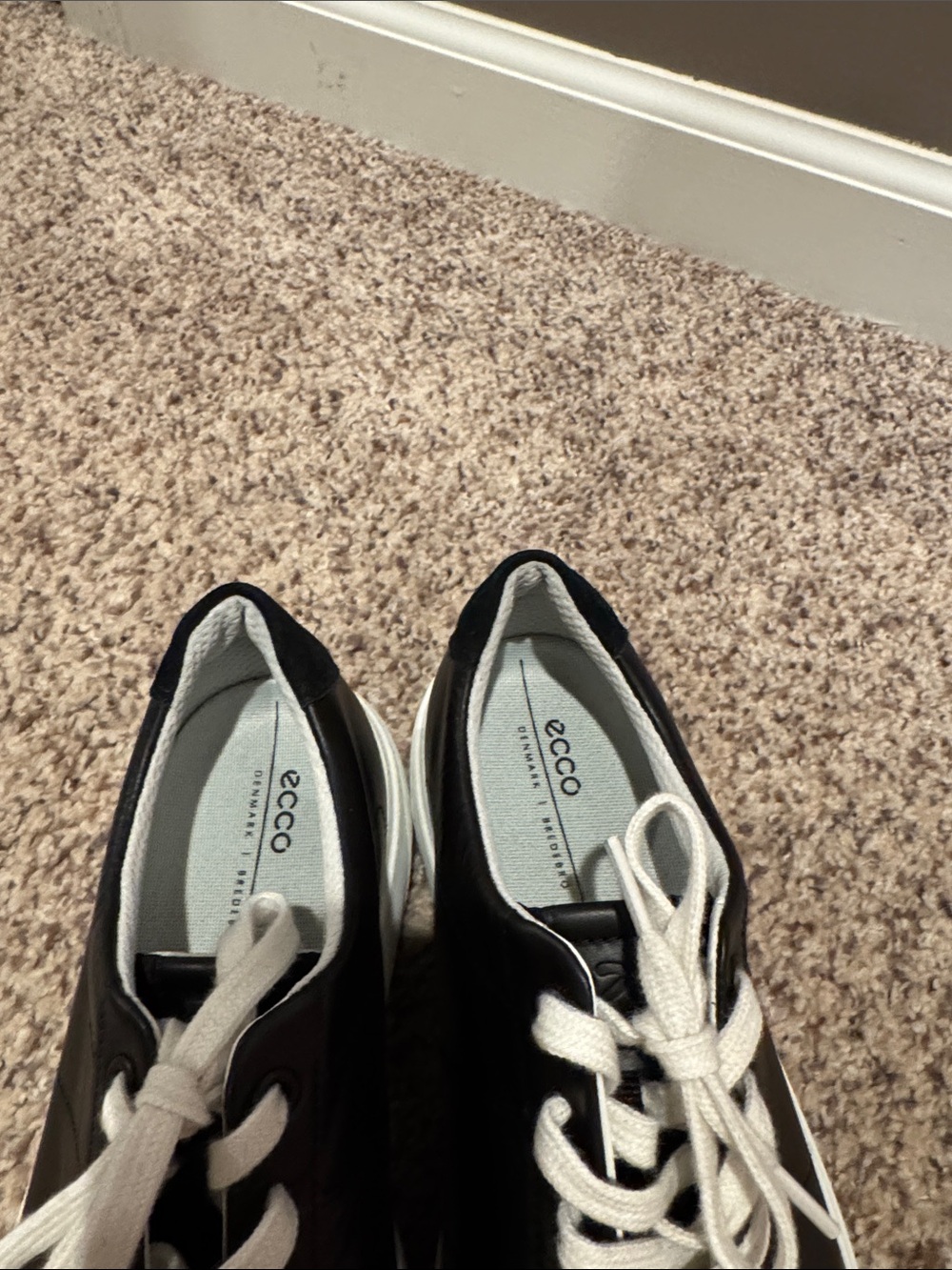 Ecco Black Leather Sneakers with White Laces and Platform Sole - Picture 3 of 3